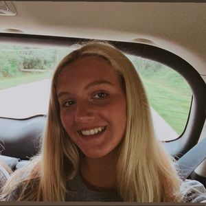 Meet your Posher, Vanessa